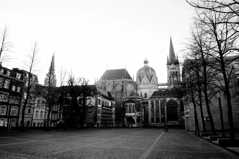 2015: In Black and White