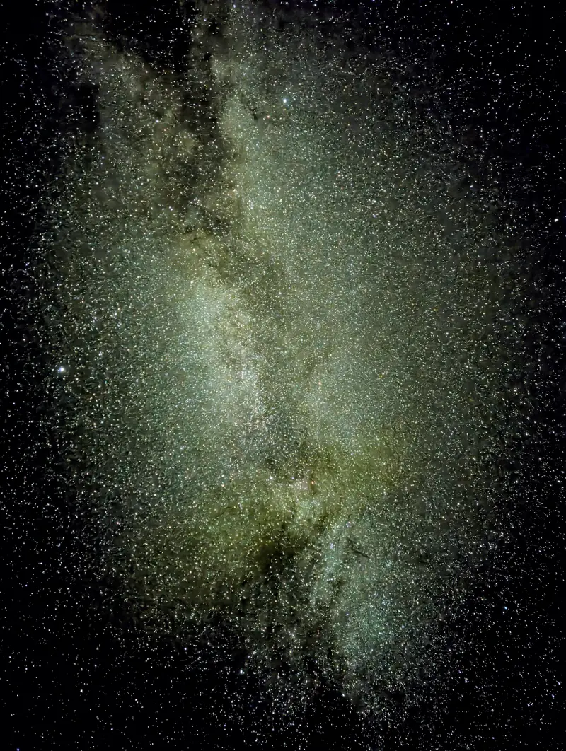 A dense field of stars and the core of the Milky Way over Pangong